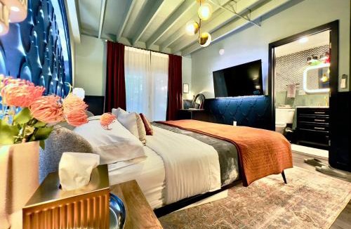 Wilton Manors Hotel | Double Rainbow Suites 24th