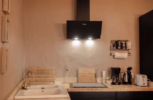 Saint-Jean-des-Mauvrets House | Double room in a château outbuilding