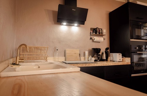 Saint-Jean-des-Mauvrets House | Double room in a château outbuilding