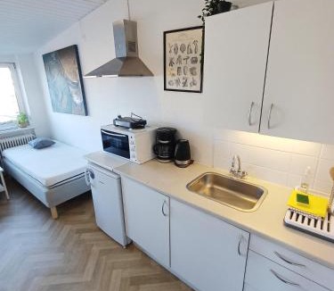 Norresundby Apartment | Double room 1 with Free Parking