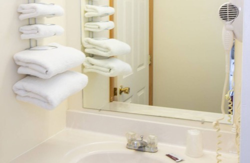 Wells Cabin | Double room - 2 double beds (2)