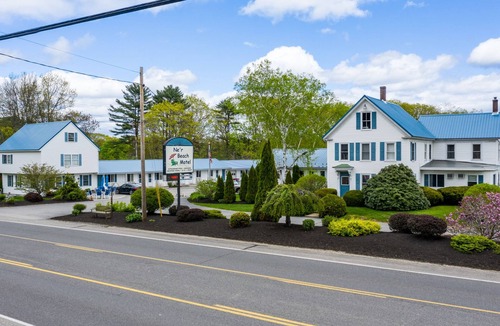 Wells Cabin | DOUBLE ROOM - 2 DOUBLE BEDS