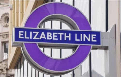 Belvedere House | Double room 2 mins from station