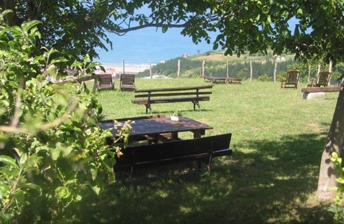 Deba Apartment | Double Room '3' with Mountain Views, Private Garden and Wi-Fi