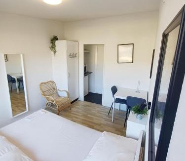 Norresundby Apartment | Double room 4 with Free Parking