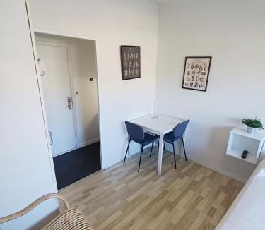 Norresundby Apartment | Double room 4 with Free Parking