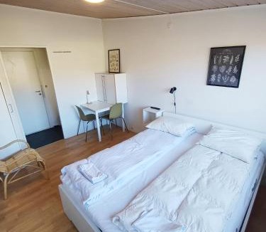 Norresundby Apartment | Double room 5 with Free Parking