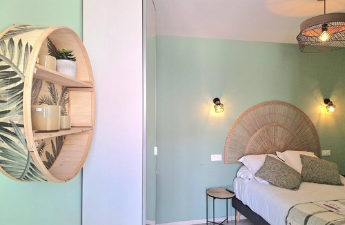 Sainte-Tulle Apartment | Double Room "Accacia"