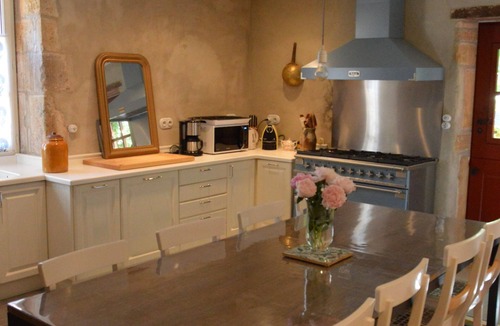 Bois-Sainte-Marie Apartment | Double room-Modern-Ensuite with Bath-Maison d'invités