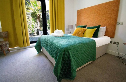 Penarth Hotel | Double Room Courtyard Penarth