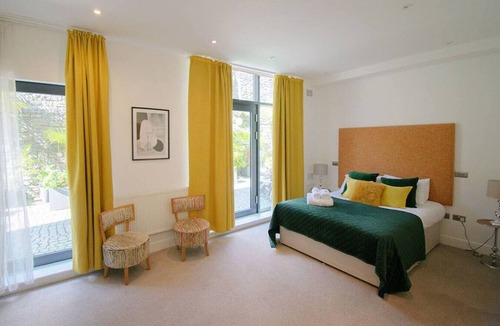Penarth Hotel | Double Room Courtyard Penarth