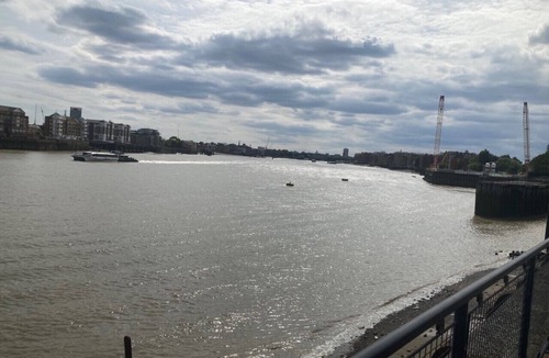 Shadwell Apartment | Double room in great location