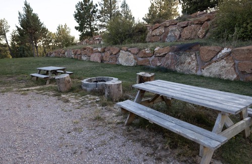 Hot Springs Cabin | Double Room in Rustic Cabin - Room 226