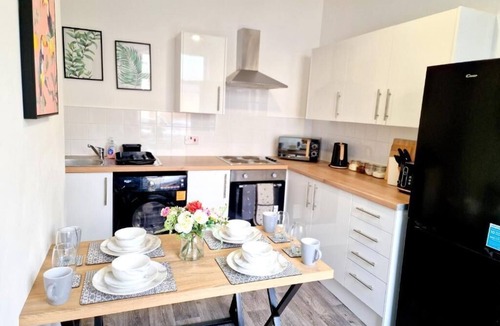 Burnley House | Double room Modern Ensuite with Bath RM 3