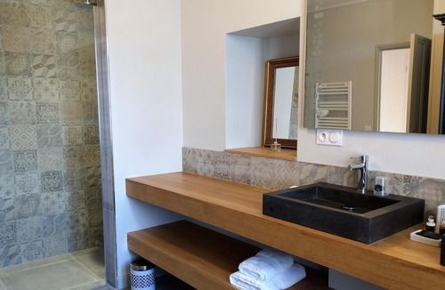 Labruguiere House | Double room-Oversized-Ensuite with Shower-Park view