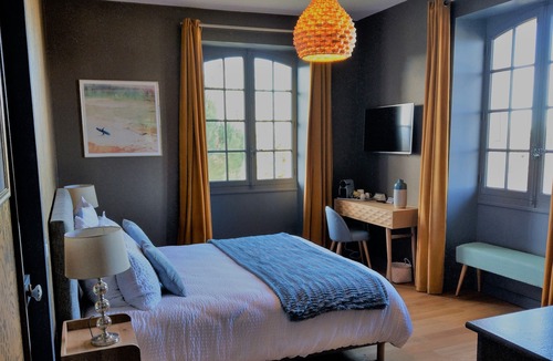 Labruguiere House | Double room-Oversized-Ensuite with Shower-Park view