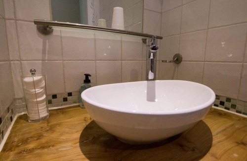 Saint-Affrique House | Double room-Premium-Ensuite with Shower-1