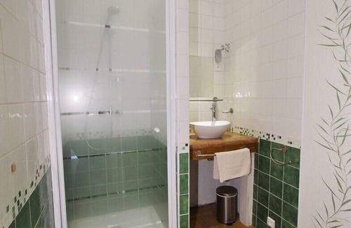 Saint-Affrique House | Double room-Premium-Ensuite with Shower-2
