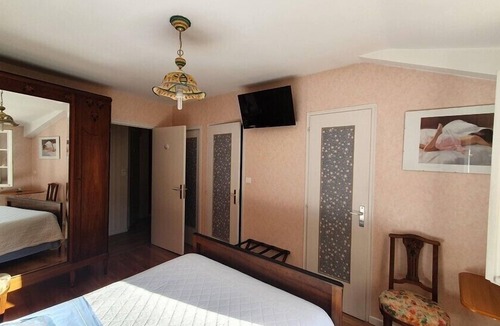 Remoncourt House | Double Room Queen Size with Garden View