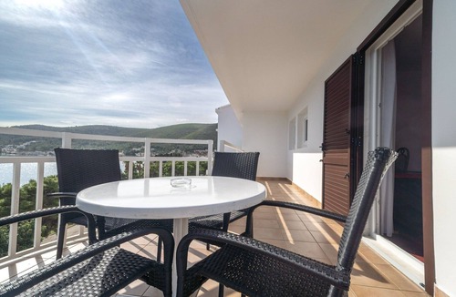 Cove Rogacic Apartment | Double Room Sea View 8