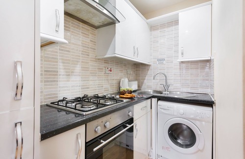 Somers Town Bed & Breakfast | Double Room - Shared Bathroom