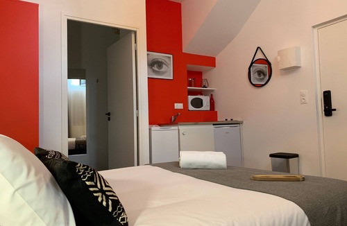 Angers Bed & Breakfast | Double room-Superior-Wet room-Landmark view-RDC
