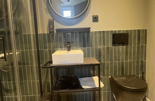 Villers-Cotterets Apartment | Double room with bathroom