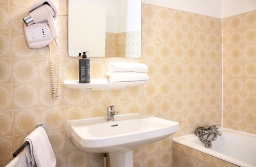 Capvern Hotel | Double Room with Breakfast