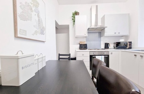 Burnley House | Double Room with Ensuite RM 1