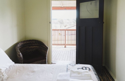 Capertee Hotel | Double Room With Shared Bathroom