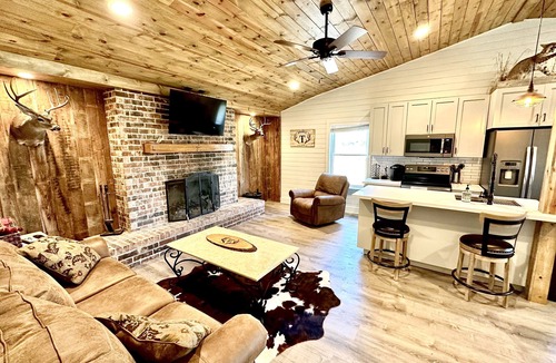 Telegraph Other | Double T Ranch House