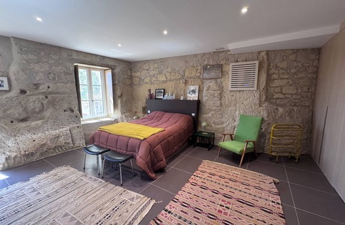 La Roche-Clermault Bed & Breakfast | Double troglodyte room with access to indoor pool