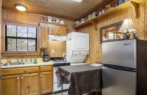 Bandera Cabin | Double U Barr Ranch Cowboy Cabin