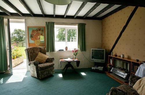 Hewish Apartment | Doubleton Farm Cottages