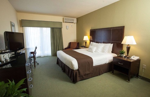 American Canyon Hotel | DoubleTree by Hilton Napa Valley - American Canyon