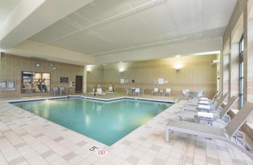 Russell Hotel | Doubletree by Hilton Pleasant Prairie Kenosha, WI
