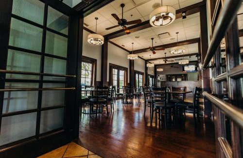 Russell Hotel | Doubletree by Hilton Pleasant Prairie Kenosha, WI