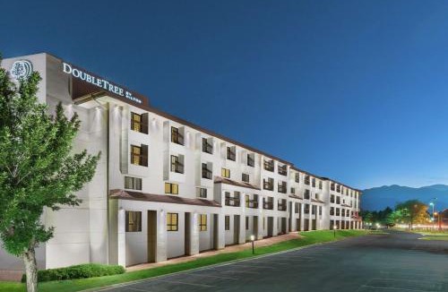 Southwest Colorado Springs Hotel | DoubleTree by Hilton Colorado Springs