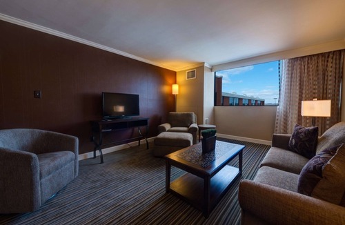 Fairlawn Hotel | DoubleTree by Hilton Akron Fairlawn