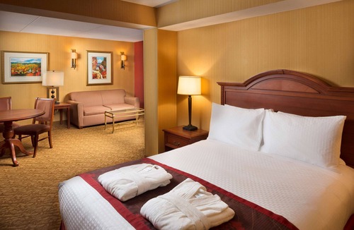 Asheville Hotel | DoubleTree by Hilton Asheville - Biltmore