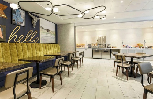 Swede Hill Hotel | DoubleTree by Hilton Austin - University Area