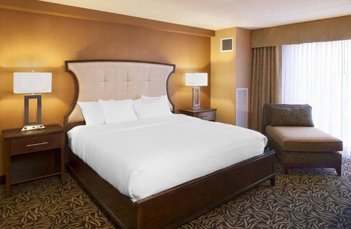Bay City Hotel | DoubleTree by Hilton Bay City - Riverfront