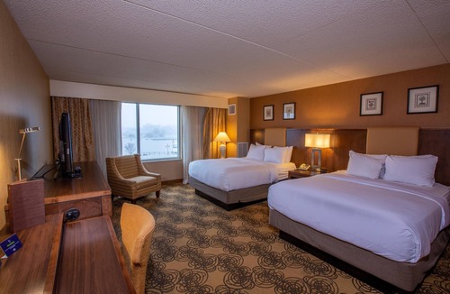 Bay City Hotel | DoubleTree by Hilton Bay City - Riverfront