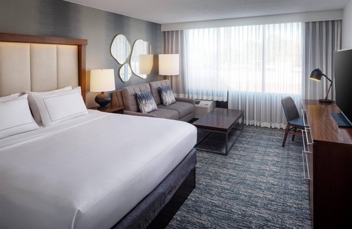 Andover Hotel | DoubleTree by Hilton Boston - Andover