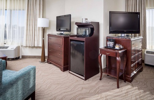 Milford Hotel | DoubleTree by Hilton Boston - Milford