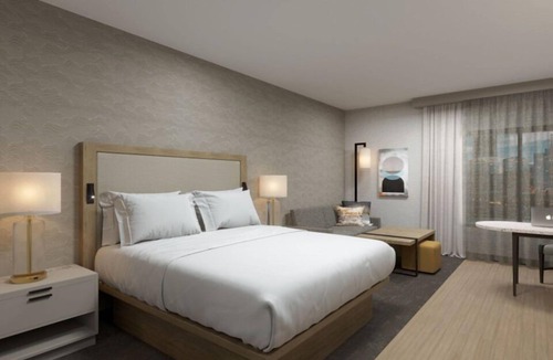 Milford Hotel | DoubleTree by Hilton Boston - Milford