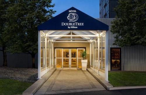 Pointe Claire Hotel | Doubletree By Hilton Pointe Claire Montreal Airport West