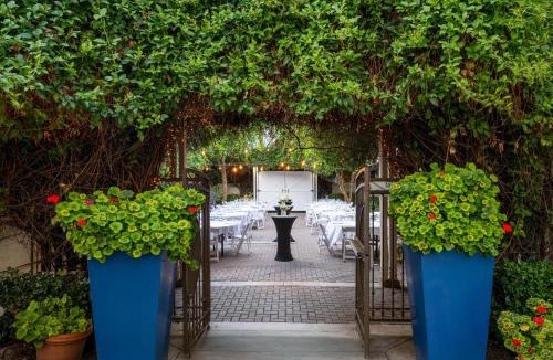 Campbell Hotel | DoubleTree by Hilton Campbell - Pruneyard Plaza