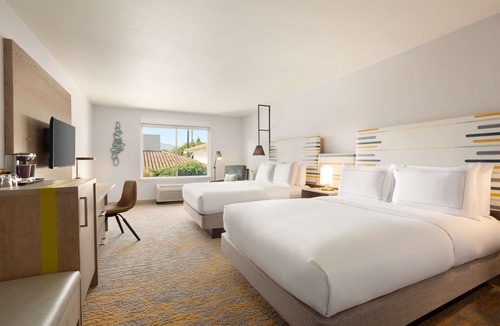 Campbell Hotel | Doubletree by Hilton Campbell - Pruneyard Plaza