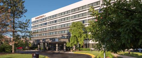 Schaumburg Hotel | DoubleTree by Hilton Chicago Schaumburg